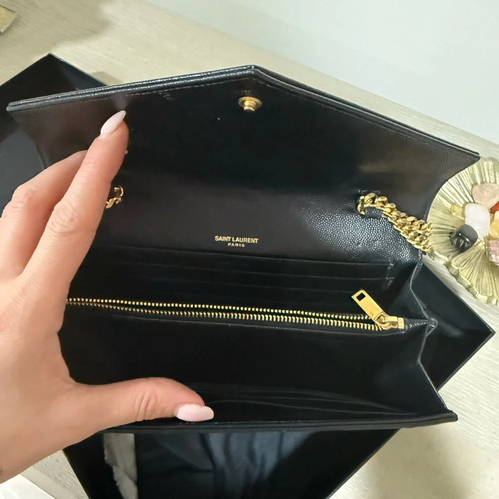 Saint Laurent Classic Cassandre Chain Wallet in Grain De Poudre Leather - Picture 3 of 4